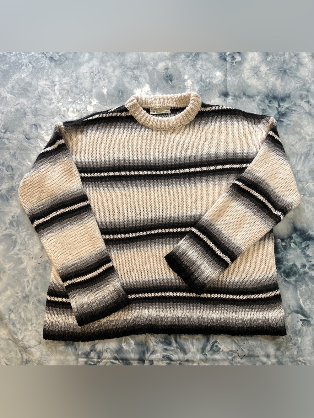 Urban Outfitters Women’s Small Boxy Sweater